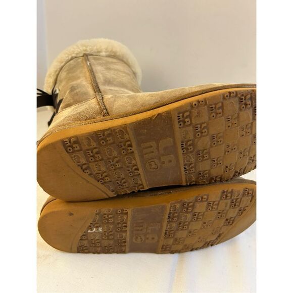 Lamo Brown Boots size 8 fur and bows some discoloration - Picture 4 of 8